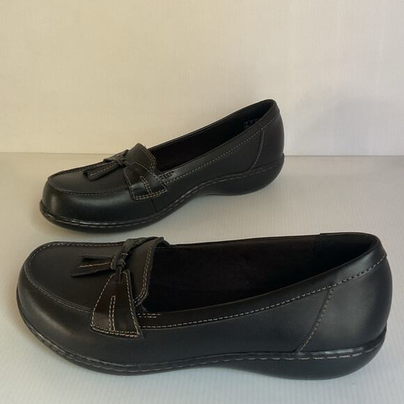 Clarks Shoes - Clarks Collection Black Leather Loafers Women’s 8.5 Ultra Comfort Tassel